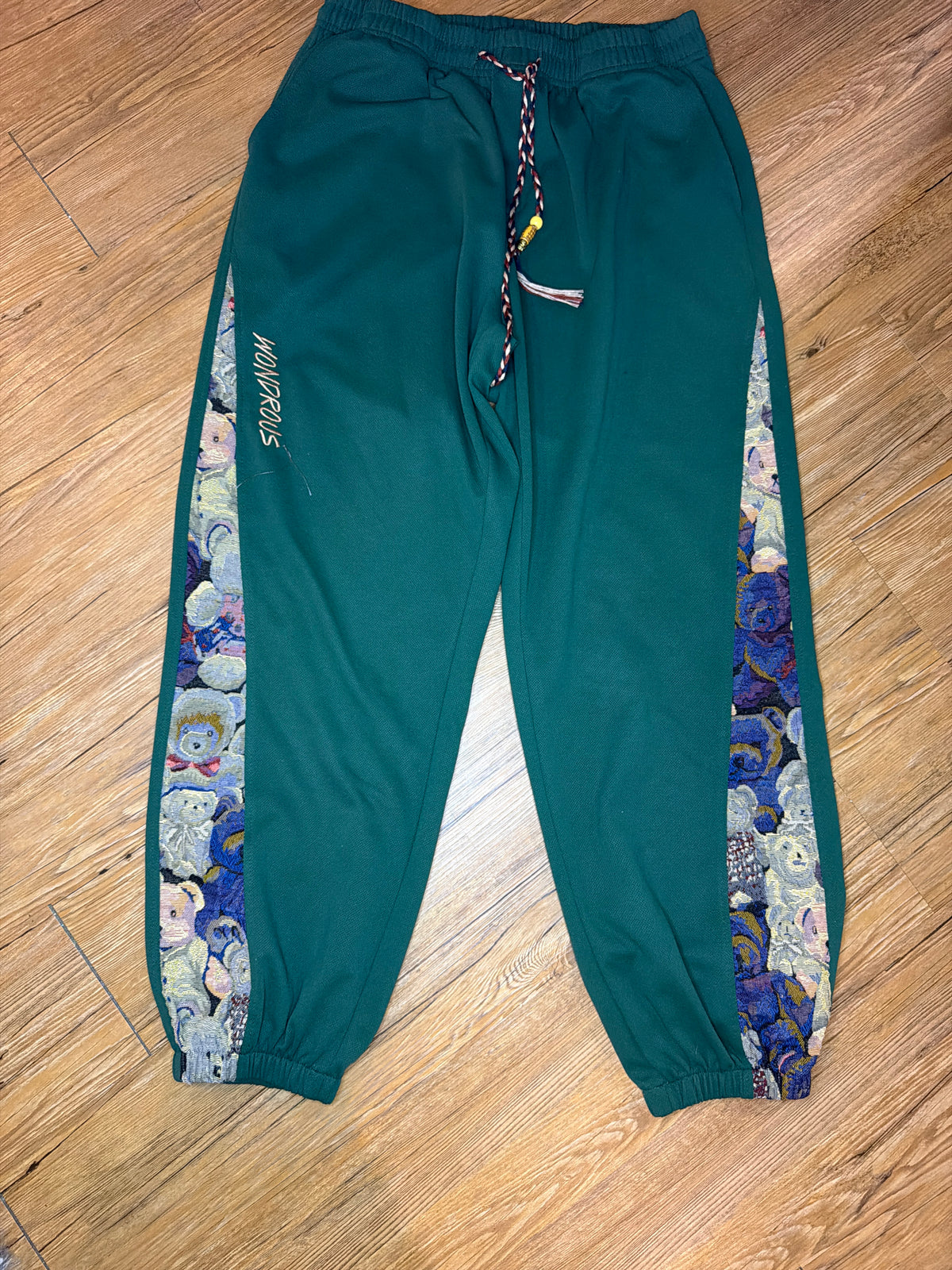 No brand Green joggers with material sides. Feels like size L/XL