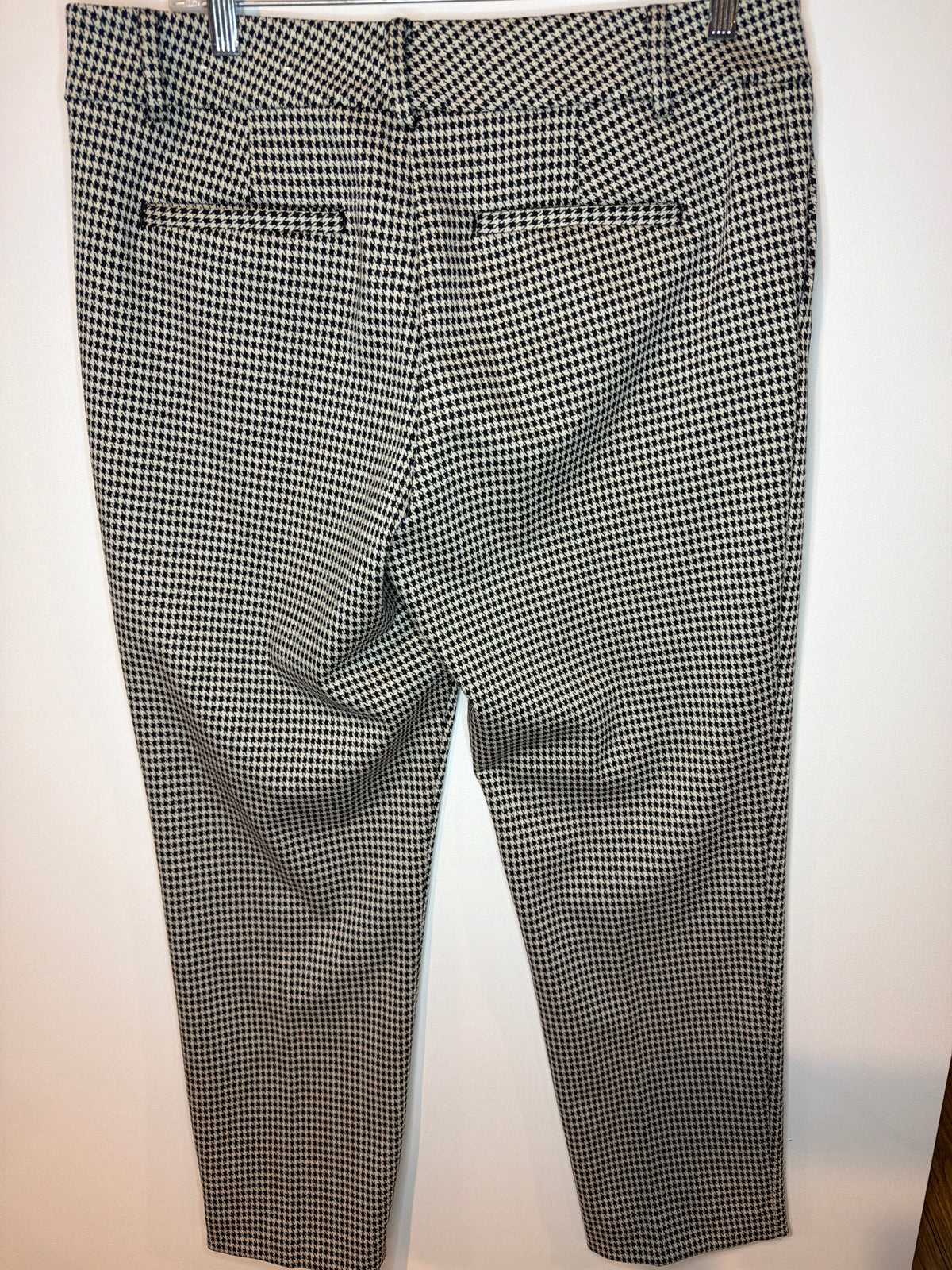 Ann Taylor Checkered Cropped Pants, Size 8